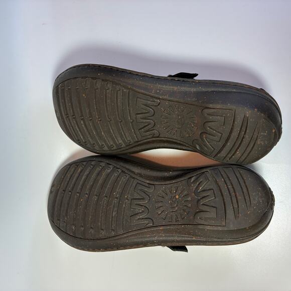 UGG Mary Janes 7 black leather low heels round toe boho whimsygoth softgirl - Picture 4 of 7